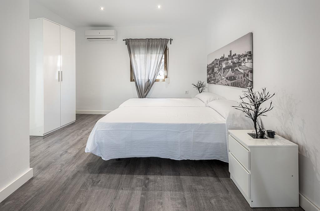 Apartamentos Turisticos Domus Seleqtia Plaza Mayor Касерес Екстер'єр фото